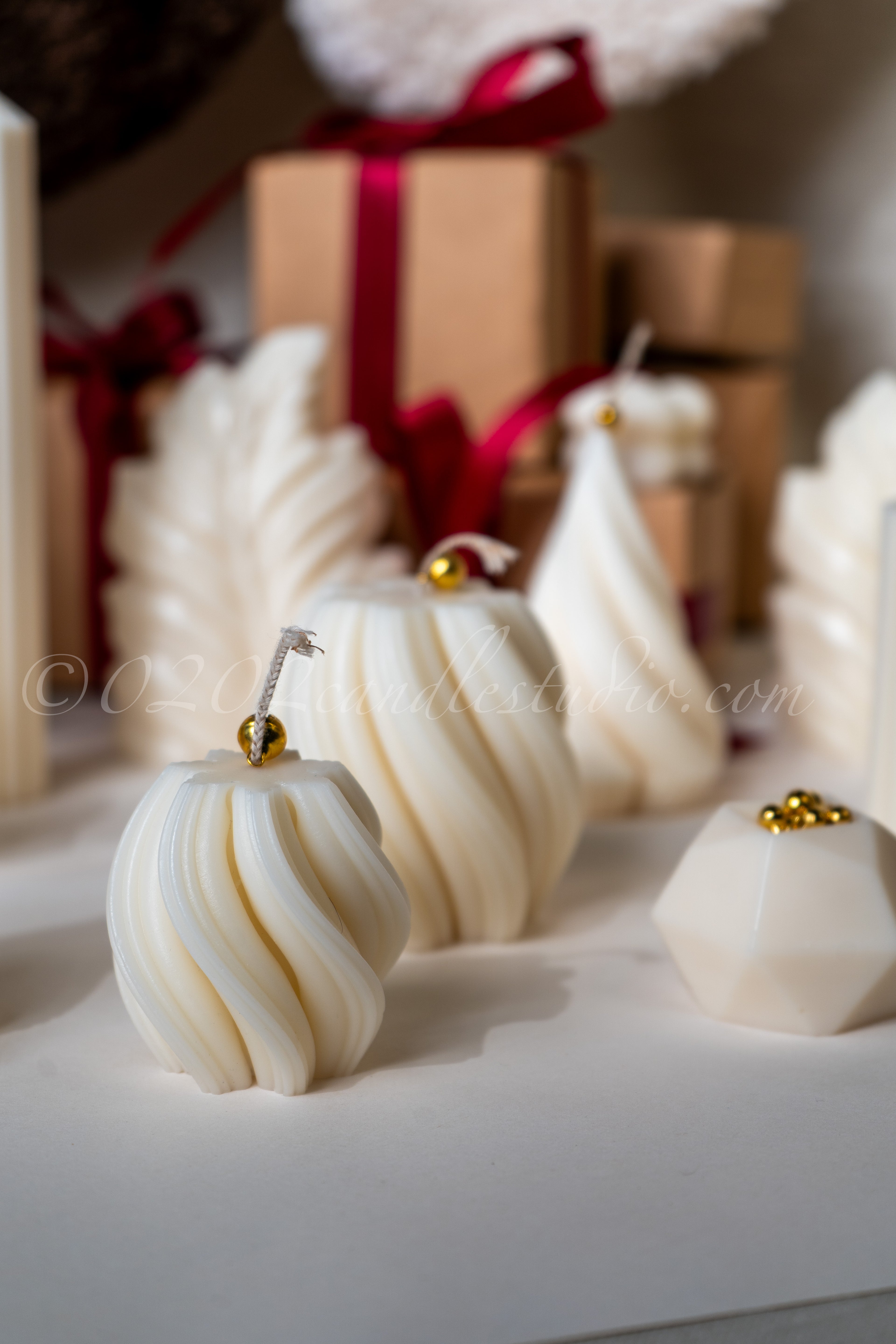 Swirl Pillar Candle- Medium