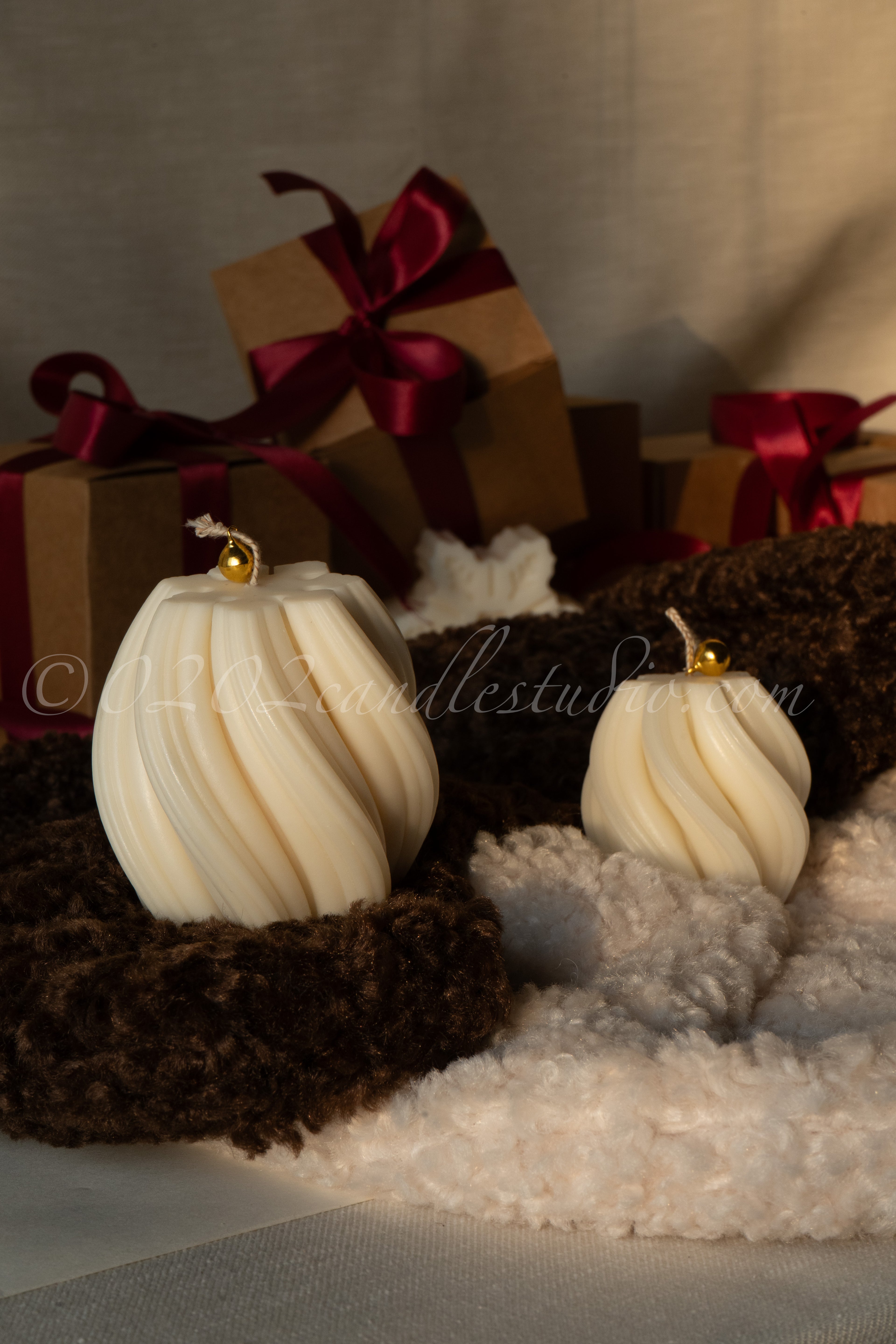 Swirl Pillar Candle- Medium