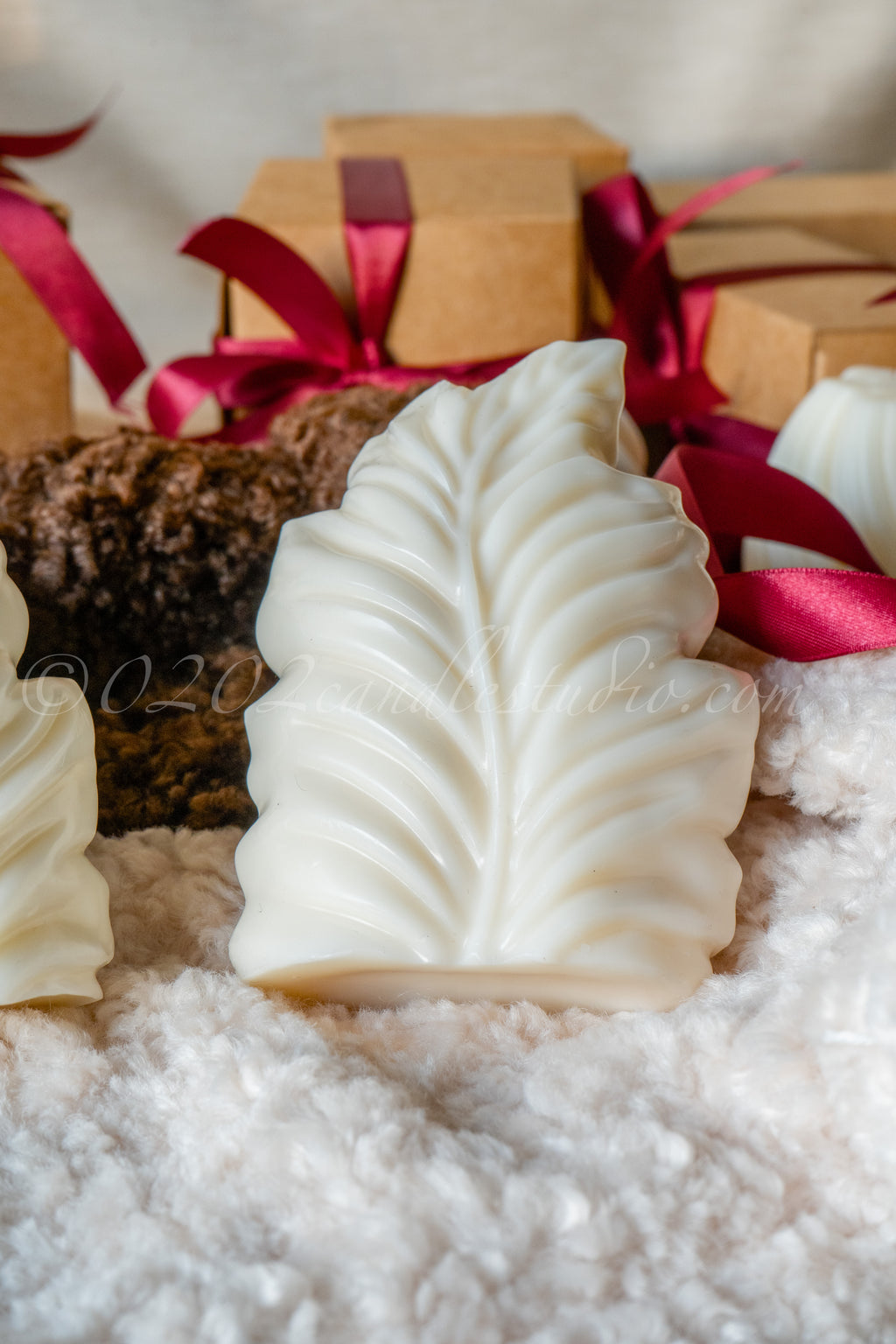 Leaf Shaped Pillar Candle